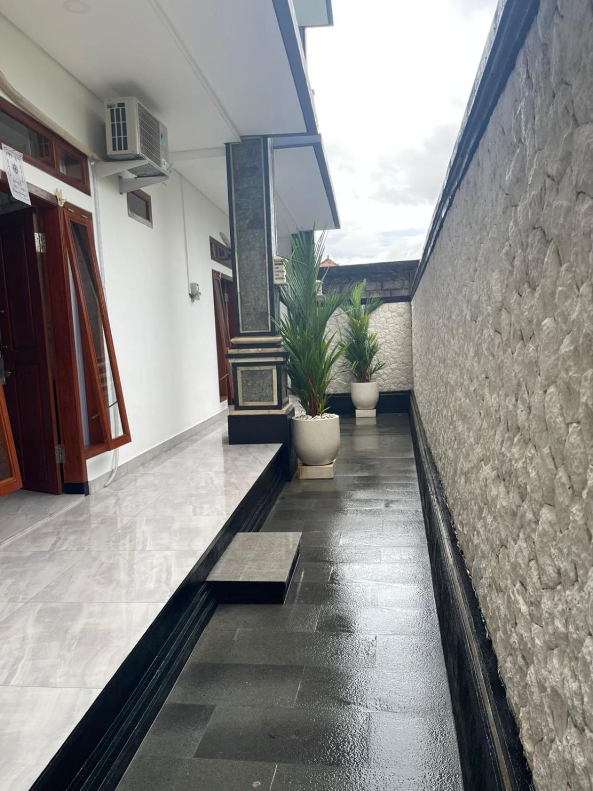 ホテル Shin In Bali クタ エクステリア 写真